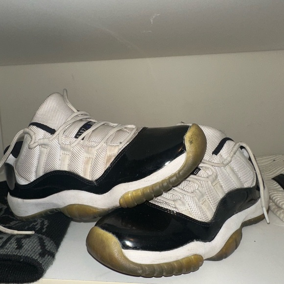 Women’s Jordan’s - Picture 3 of 7